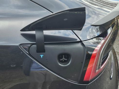 Used 2024 Tesla Model 3 Performance image 32