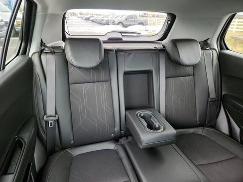 Used 2022 Chevrolet Trax LT w/ LT Convenience Package image 31