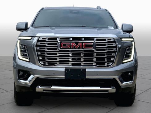 Used 2025 GMC Yukon XL Denali AWD/4WD image 4