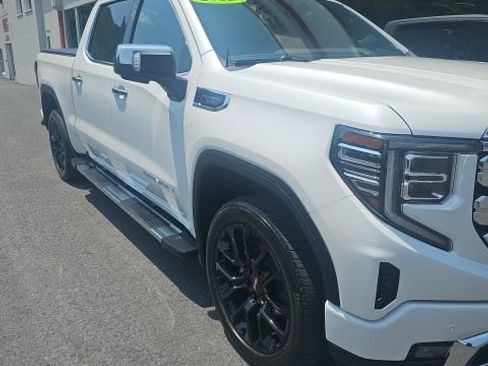 Used 2023 GMC Sierra 1500 Denali w/ Technology Package AWD/4WD image 2