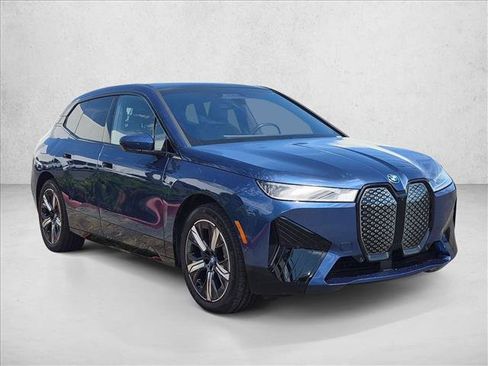 Used 2024 BMW iX xDrive50 w/ Premium Package AWD/4WD image 3