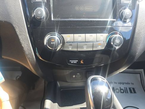 Used 2019 Nissan Rogue Sport S w/ Appearance Package AWD/4WD image 16