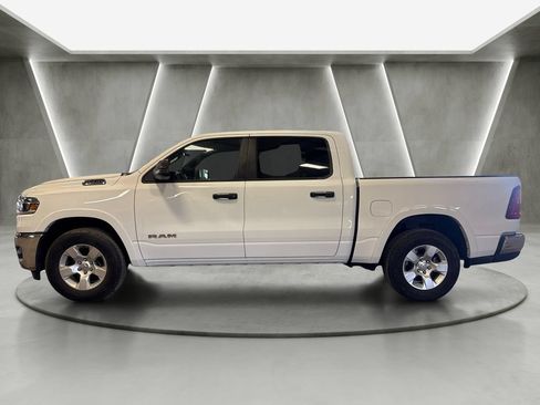 Used 2025 RAM 1500 Big Horn AWD/4WD image 4