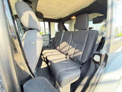 Used 2016 Jeep Wrangler Unlimited Sport w/ Quick Order Package 24S AWD/4WD image 18