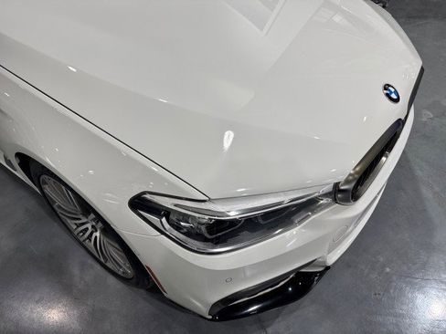 Used 2018 BMW M550i xDrive w/ Dynamic Handling Package image 25