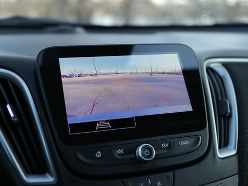 Used 2025 Chevrolet Malibu LT FWD image 14