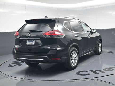 Used 2020 Nissan Rogue SV image 9