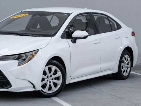 Used 2023 Toyota Corolla LE FWD image 8