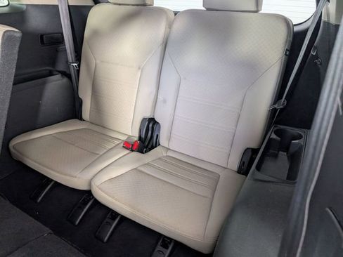 Used 2020 Kia Sorento LX FWD image 25