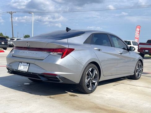 Used 2023 Hyundai Elantra Limited image 10