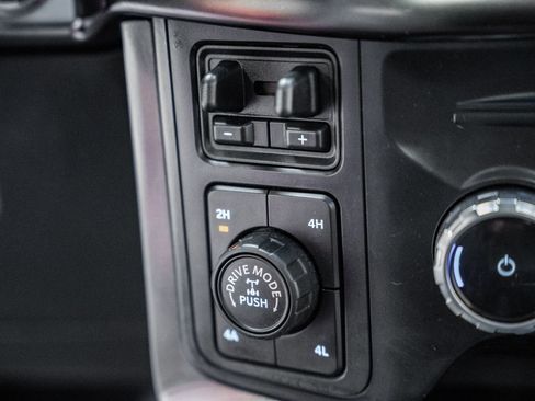 Used 2022 Ford F150 Lariat w/ Equipment Group 502A High image 29