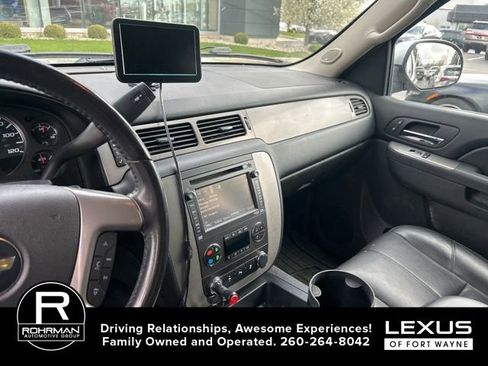 Used 2014 Chevrolet Suburban LT image 11