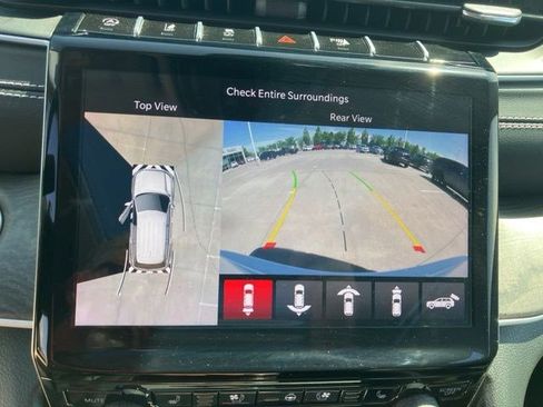 Used 2023 Jeep Grand Cherokee Limited w/ Luxury Tech Group II AWD/4WD image 21