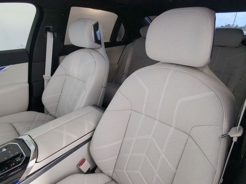 New 2025 BMW i7 eDrive50 w/ Premium Package image 22