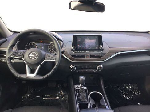 Used 2024 Nissan Altima 2.5 SV FWD image 23