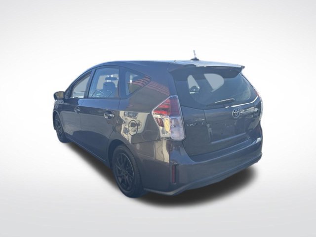 Used 2017 Toyota Prius V Three FWD image 5