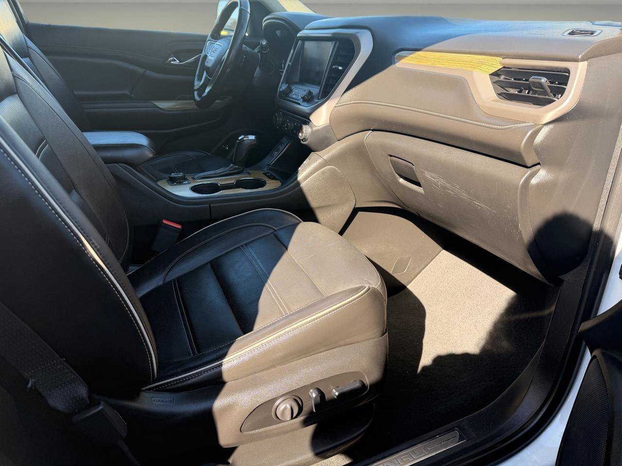 Used 2019 GMC Acadia Denali AWD/4WD image 33