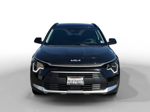 Used 2025 Kia Niro EX FWD image 8