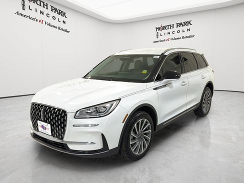 Used 2024 Lincoln Corsair Reserve FWD image 1