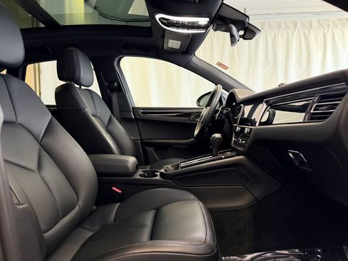 Certified 2024 Porsche Macan S AWD/4WD image 16