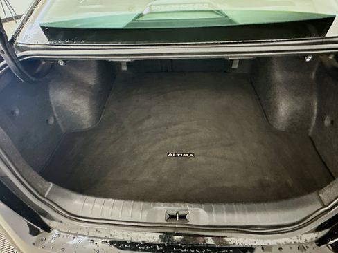 Used 2025 Nissan Altima 2.5 SV FWD image 29