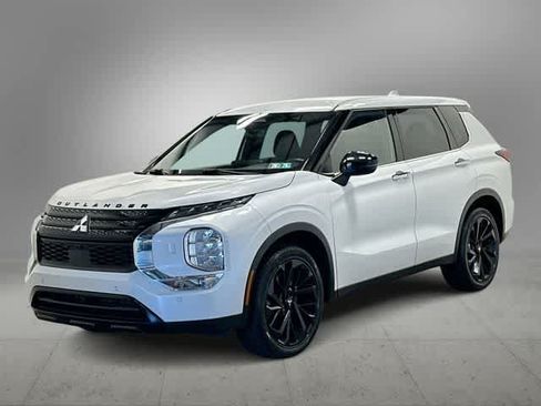 Used 2023 Mitsubishi Outlander SE Black Edition AWD/4WD image 1