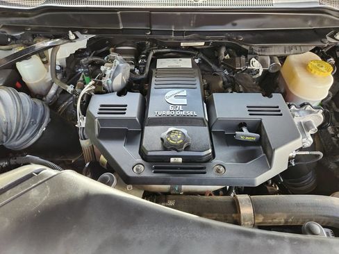Used 2023 RAM 3500 Limited AWD/4WD image 32