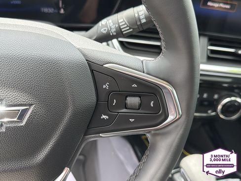 Used 2025 Chevrolet Trax ACTIV w/ Sunroof Package FWD image 18