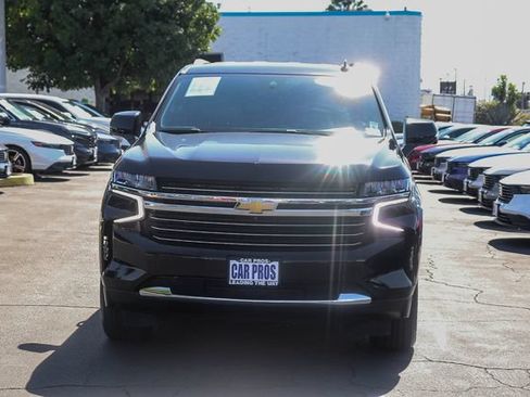 Used 2024 Chevrolet Tahoe LT w/ Luxury Package RWD image 3