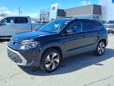 Used 2025 Volkswagen Taos SE AWD/4WD image 8