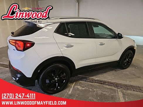 Used 2024 Buick Encore GX Sport Touring image 2