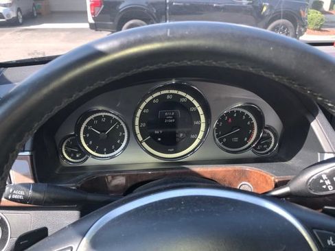Used 2013 Mercedes-Benz E 350 4MATIC Sedan image 23