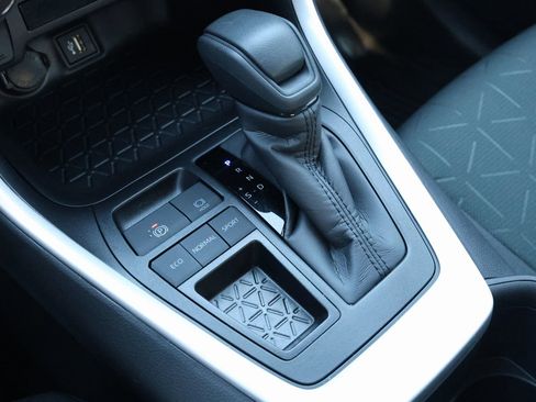 Used 2025 Toyota RAV4 XLE image 23