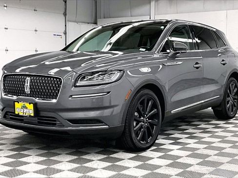 Used 2022 Lincoln Nautilus Reserve w/ Monochromatic Package image 10