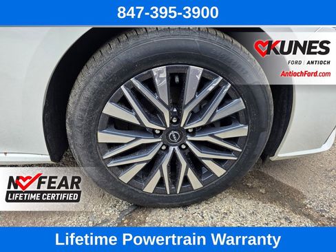 Used 2024 Nissan Altima 2.5 SV image 12