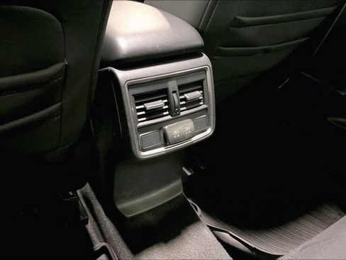 Used 2024 Subaru Forester Premium AWD/4WD image 34