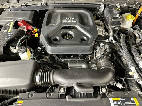Used 2023 Jeep Wrangler Unlimited w/ Cold Weather Group AWD/4WD image 30