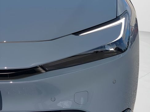 New 2026 Toyota Prius Plug-In Hybrid FWD image 18