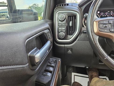 Used 2021 Chevrolet Silverado 1500 High Country w/ Technology Package AWD/4WD image 14