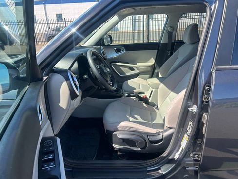 Used 2022 Kia Soul LX FWD image 13