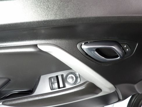 Used 2021 Chevrolet Camaro LT w/ RS Package image 10