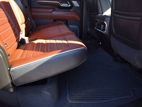 Used 2024 GMC Sierra 2500 Denali Ultimate w/ Max Trailering Package image 9