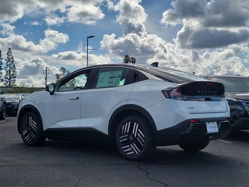 New 2026 Nissan Leaf SV+ image 2