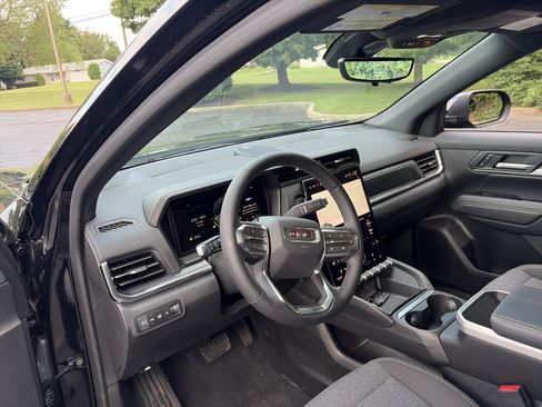 Used 2026 GMC Terrain Elevation w/ Technology Package II FWD image 19
