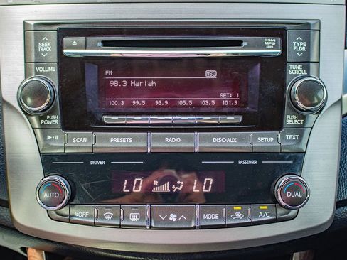 Used 2012 Toyota Avalon FWD image 26
