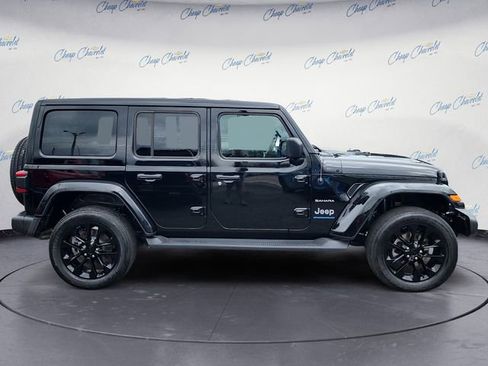 Used 2023 Jeep Wrangler Unlimited Sahara w/ Cold Weather Group AWD/4WD image 6