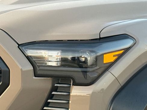 Used 2026 Toyota Tacoma TRD Sport image 4