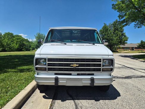 Used 1995 Chevrolet G20 RWD image 7