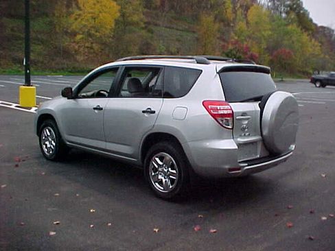 Used 2011 Toyota RAV4 Base 4x4 4dr SUV w/ Preferred Premium Pkg image 8