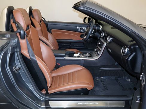 Used 2019 Mercedes-Benz SLC 43 AMG image 43